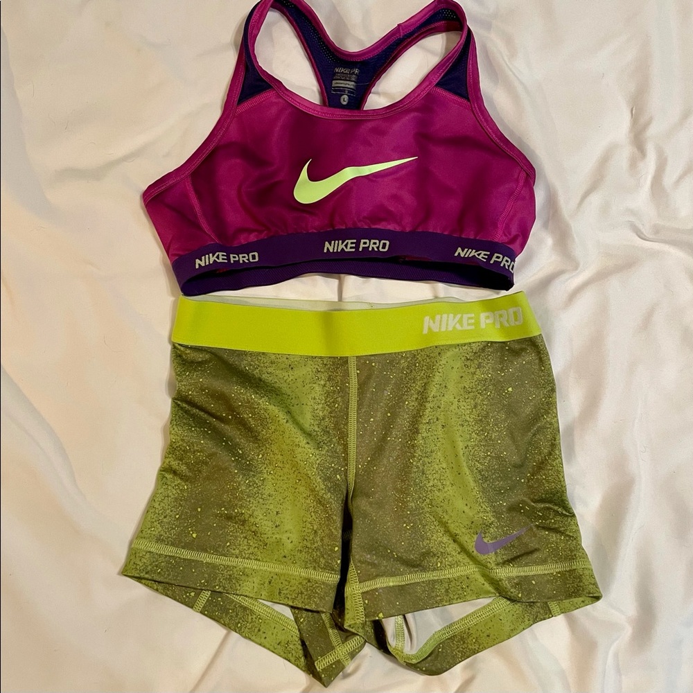 Nike Pro Set size XS previously loved but tons of life left. Smoke free home.